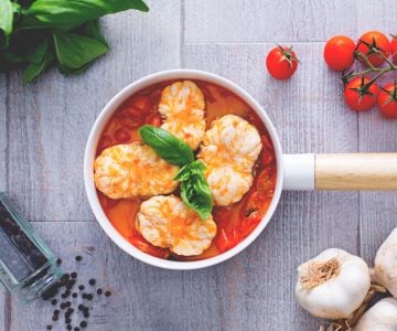 Lotte à la sauce de tomates fraîches