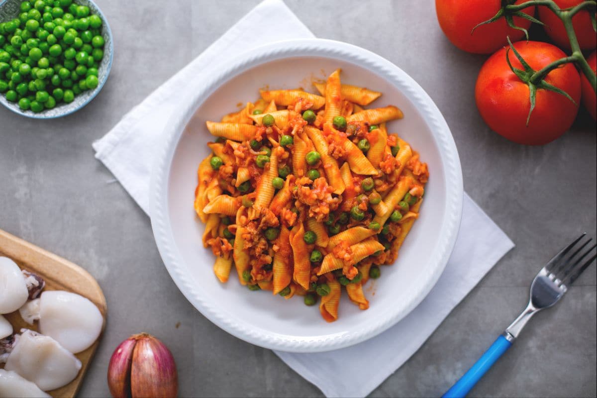 Garganelli au ragoût de seiches et petits pois