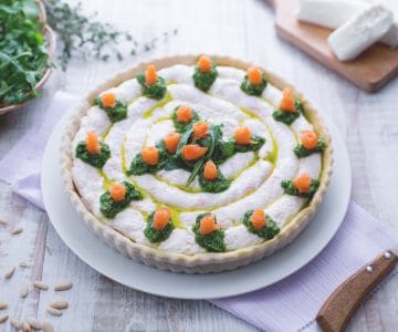 Tarte salée au saumon, chèvre et pesto de roquette