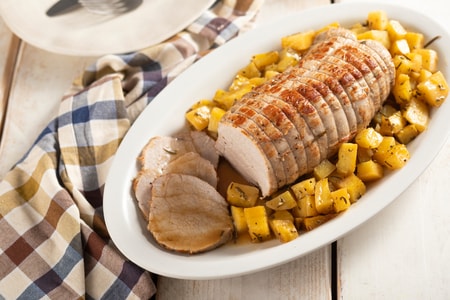 Rôti de veau au four avec pommes de terre