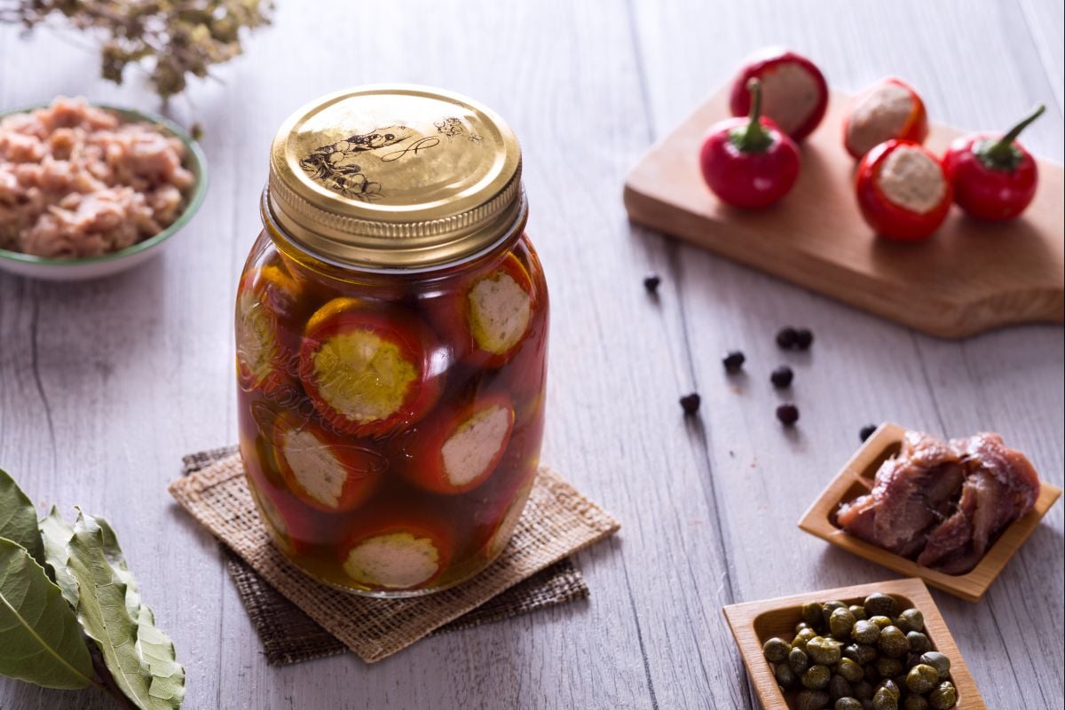 Piments forts farcis au thon, anchois et câpres