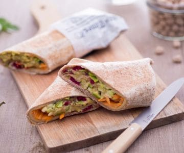 Wrap avec houmous épicé et légumes