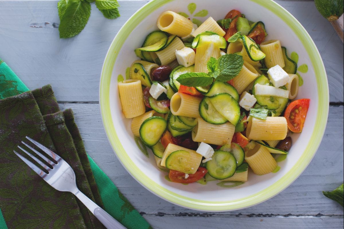 Pâtes froides aux courgettes