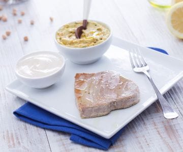 Filets de thon à la tahini avec houmous