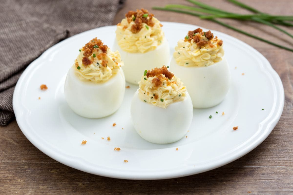 Œufs farcis avec pain parfumé