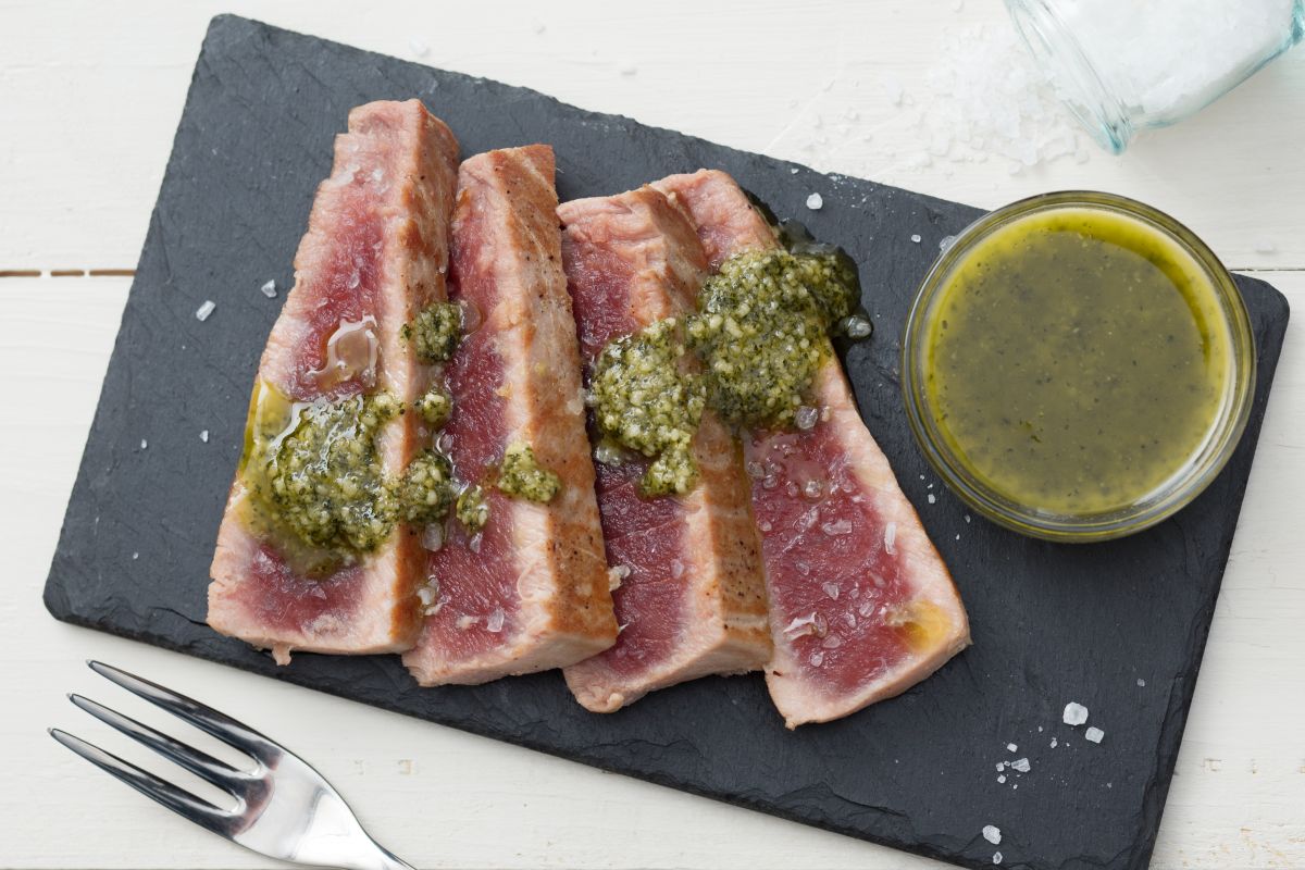 Tranché de thon au pesto de menthe