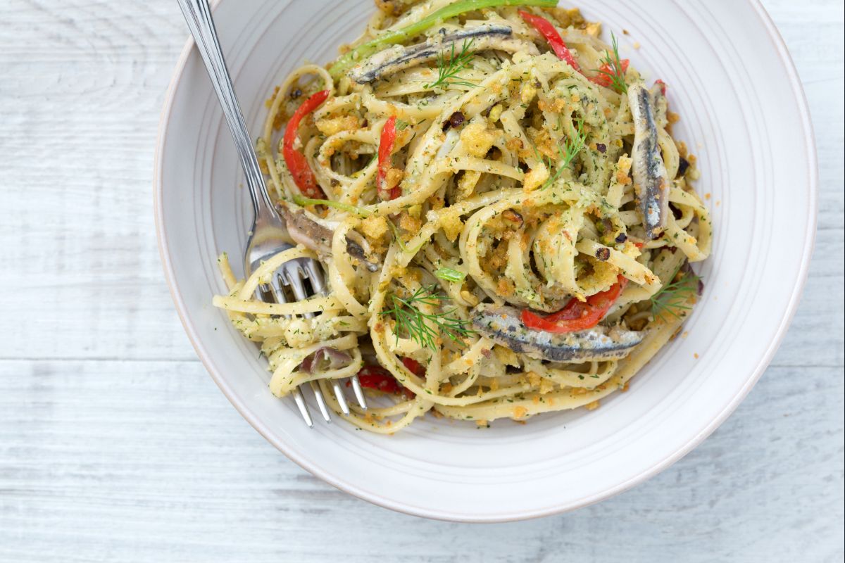 Bavette aux anchois au pesto de fenouil