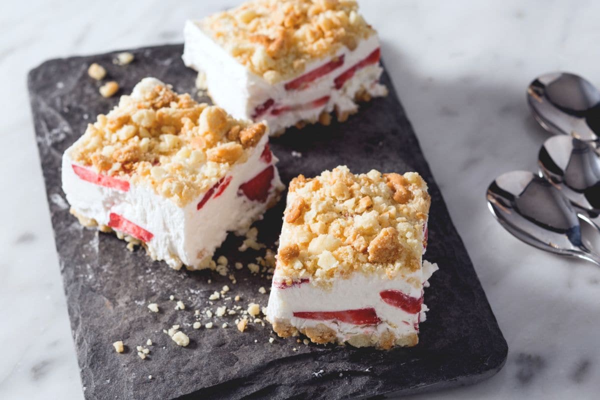 Dessert à la crème et aux fraises