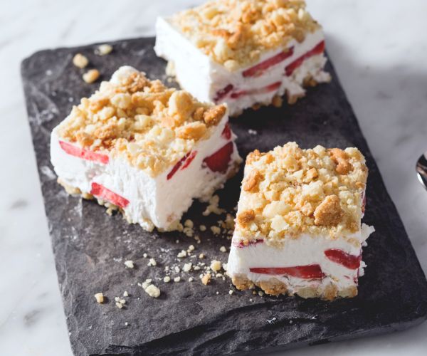 Dessert à la crème et aux fraises