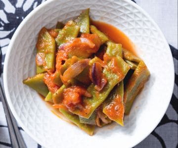 Haricots plats à la tomate