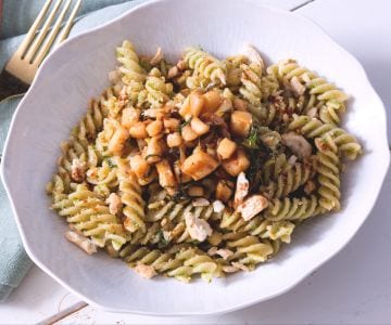 Pâtes au pesto de laitue et calamars