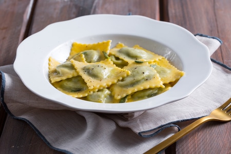 Raviolis ricotta et épinards beurre et sauge
