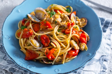 Spaghetti aux palourdes et tomates cerises