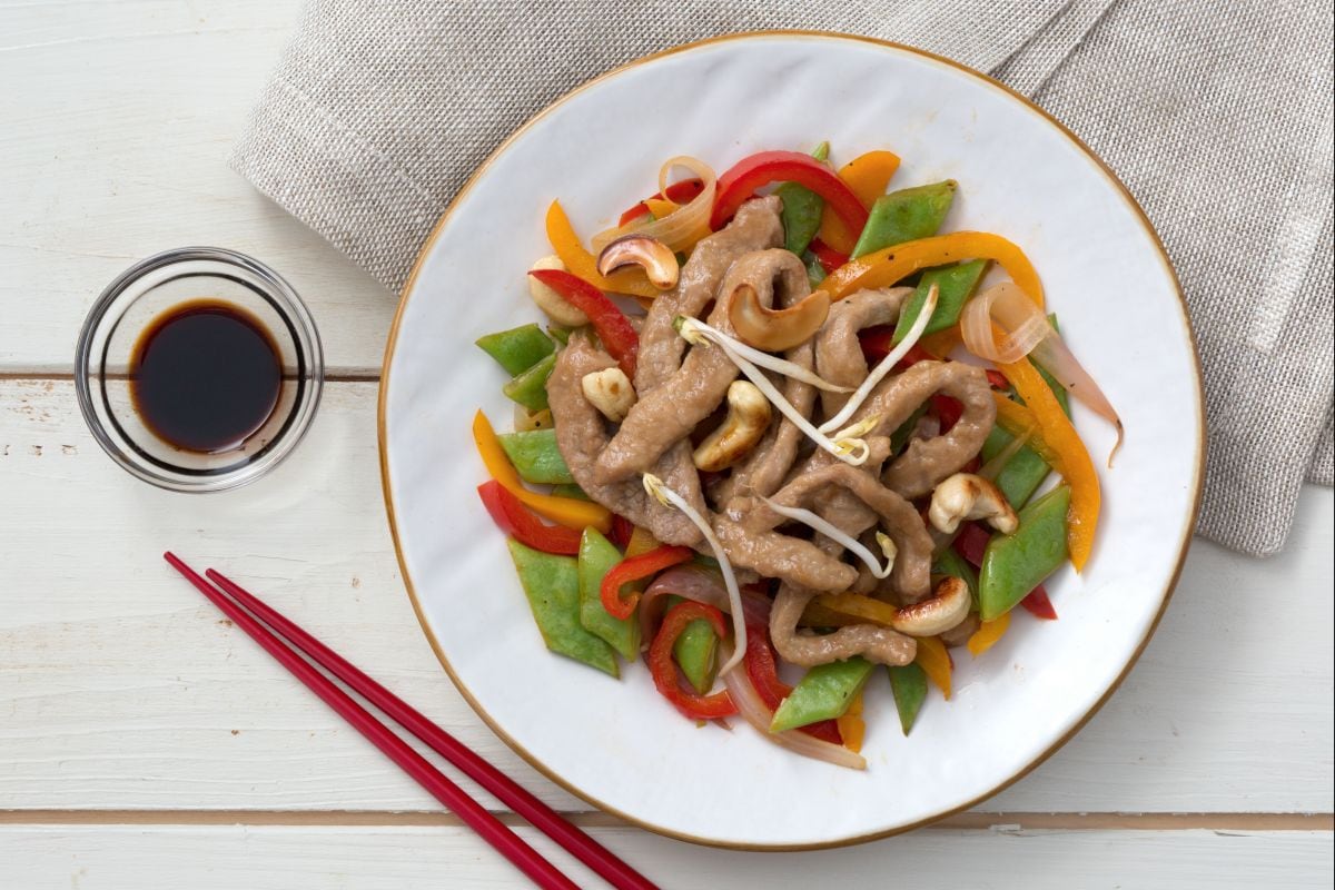 Émincés de veau aux légumes croquants
