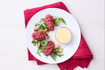 Tartare de fassona avec crème anglaise salée