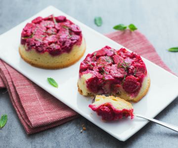 Gâteaux renversés aux framboises