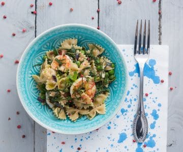 Salade de pâtes avec barba di frate et crevettes