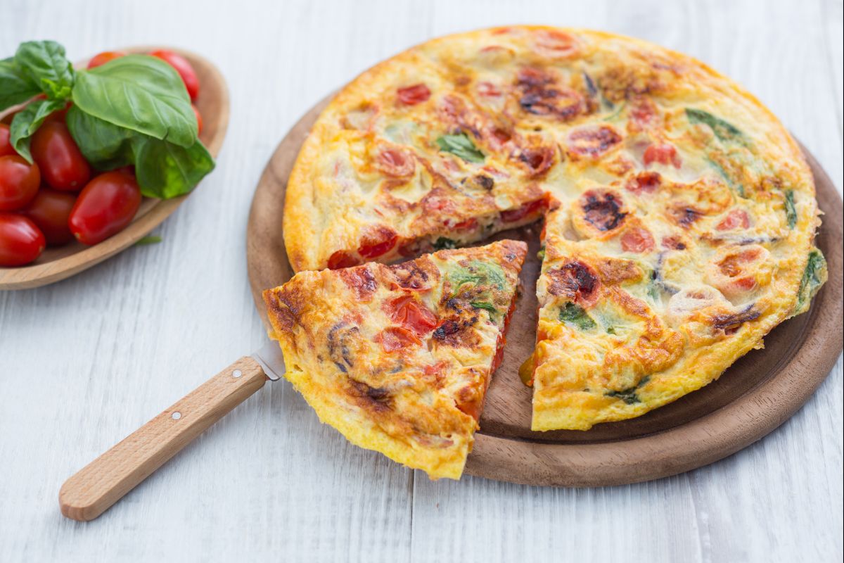 Omelette aux tomates et basilic