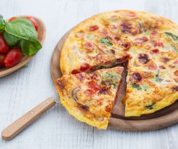Omelette aux tomates et basilic