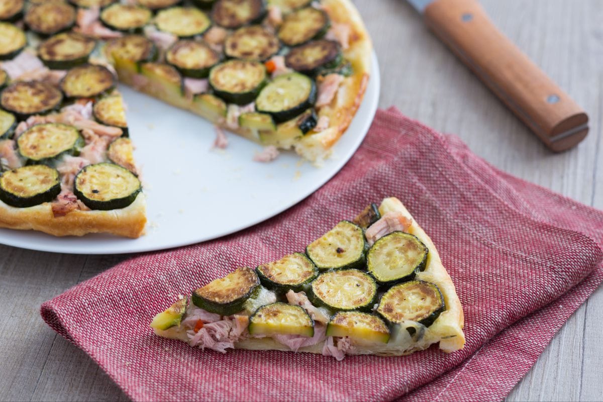 Tarte renversée aux courgettes et au thon