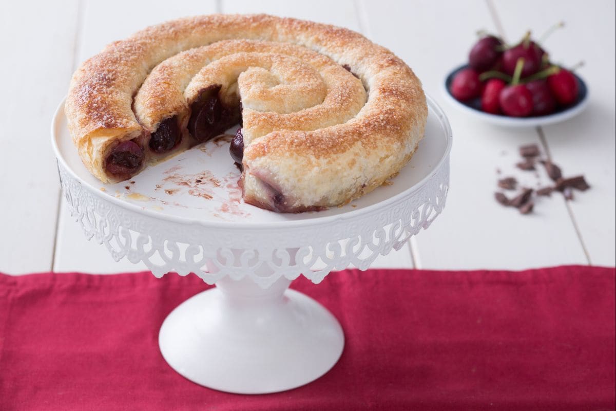 Roulé de feuilleté aux cerises