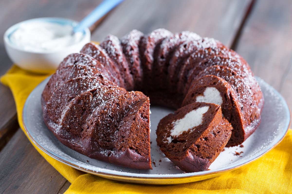 Gâteau au cacao avec cœur de noix de coco