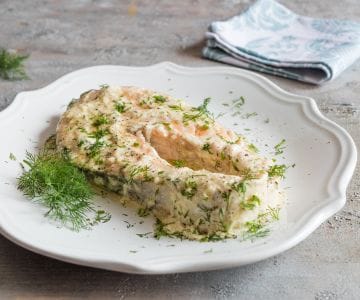 Saumon à la poêle avec aneth et crème fraîche