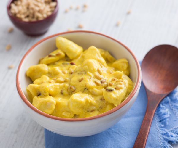 Morceaux de poulet au yaourt et curcuma