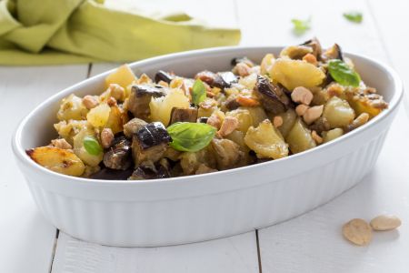 Aubergines et pommes de terre aux amandes