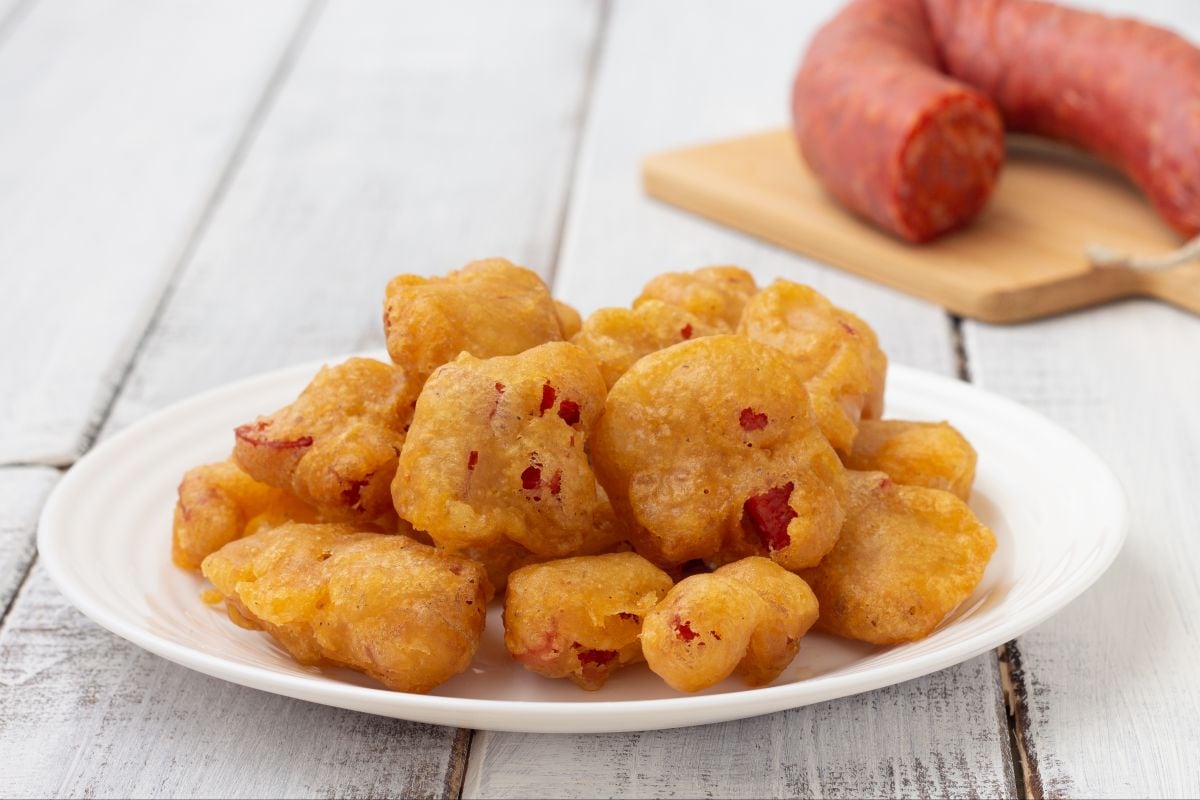 Beignets au salami épicé
