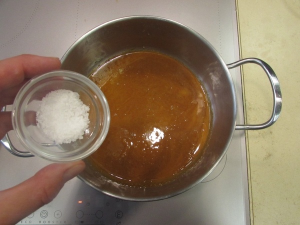 Tarte noisette, chocolat et caramel salé - step 2